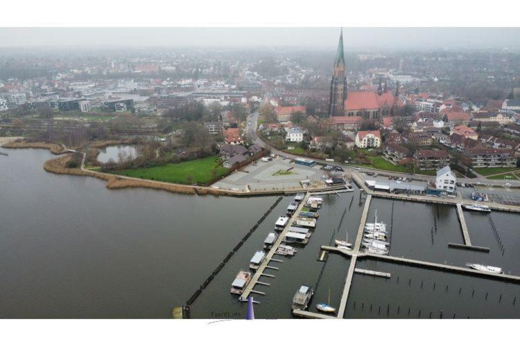 Hausboot Fjord Aries Mit Dachterrasse In Schleswig 호텔 외부 사진