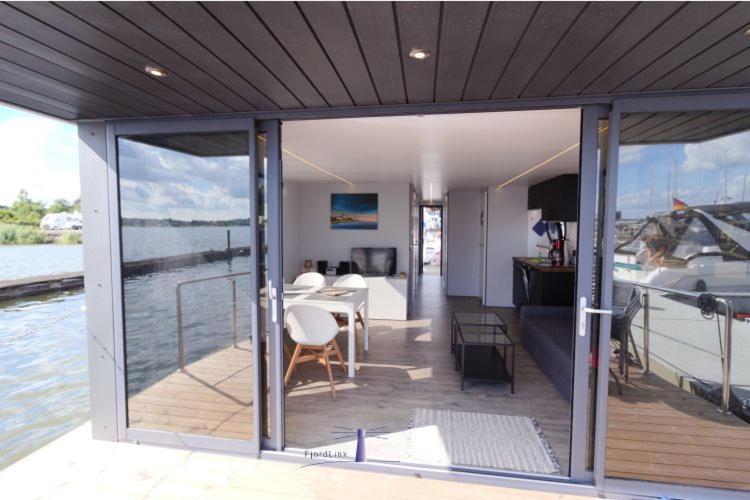 Hausboot Fjord Aries Mit Dachterrasse In Schleswig 호텔 외부 사진