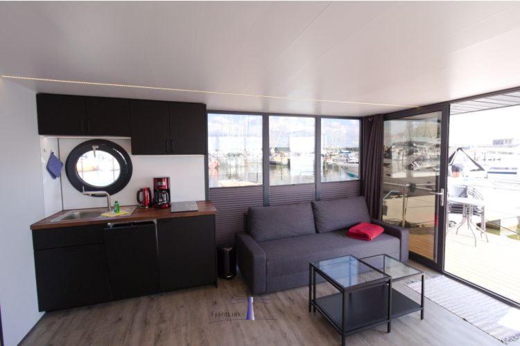 Hausboot Fjord Aries Mit Dachterrasse In Schleswig 호텔 외부 사진